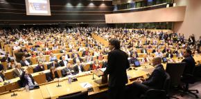 Puigdemont parla al Parlament Europeu.